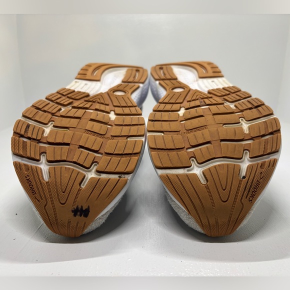 Brooks Women's Ghost 16 Running Shoes size 10.5 wide - Picture 8 of 12